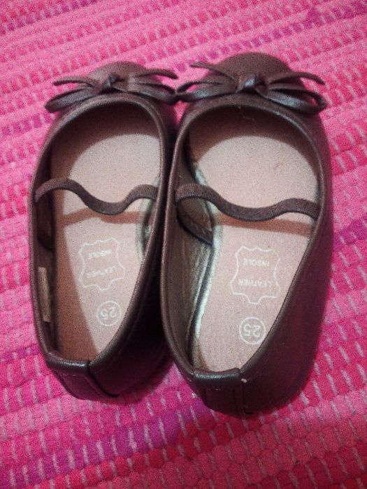 Sabrinas castanhas menina