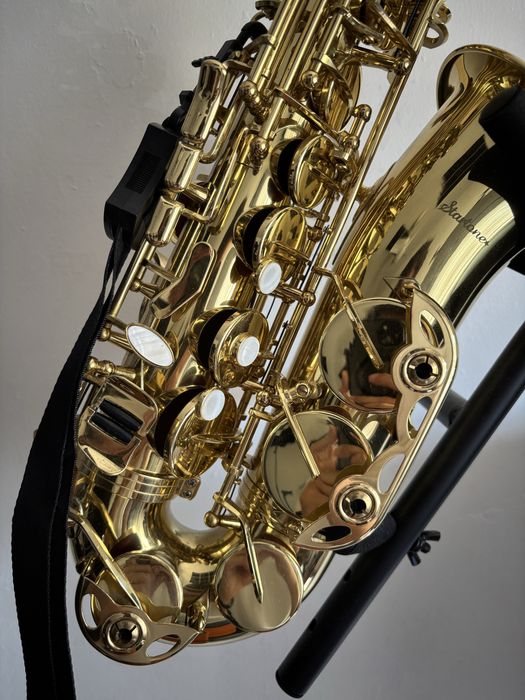 Startone SAS-75 Alto Sax + Suporte Hercules + Kit Limpeza + Neck Strap