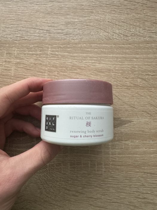 Rituals The Ritual of Sakura Renewing Body Scrub
