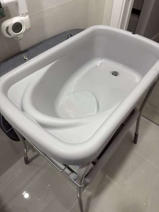 Banheira chicco com muda fraldas