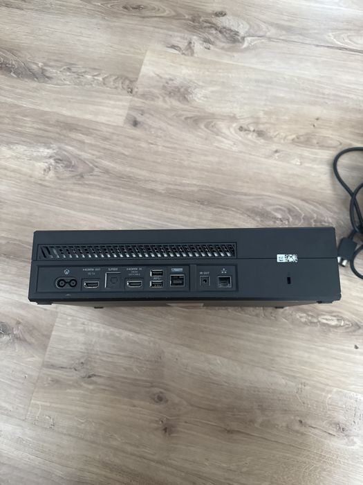 Microsoft Xbox One 500 GB + zasilacz w bdb stanie