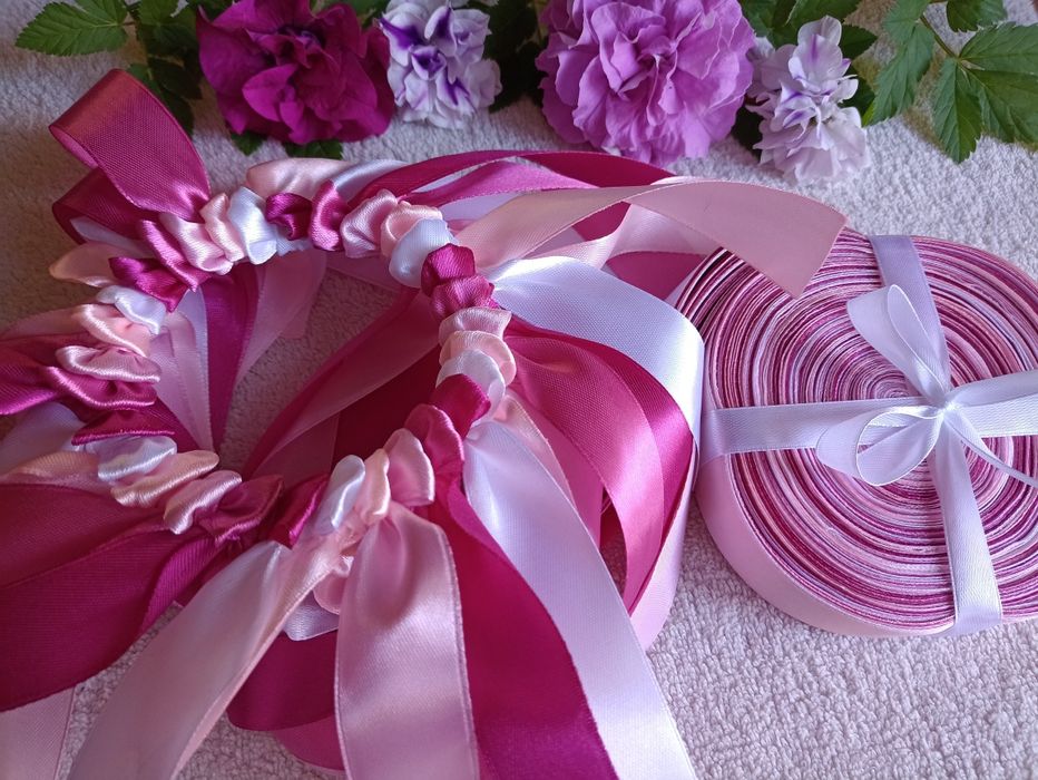 Ring oczepinowy 30 wstążek różowy na kole do odwiązywania
