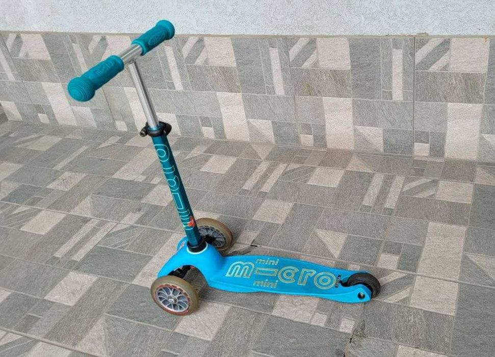 Самокат Micro Mini Deluxe Aqua (от 2-х лет)