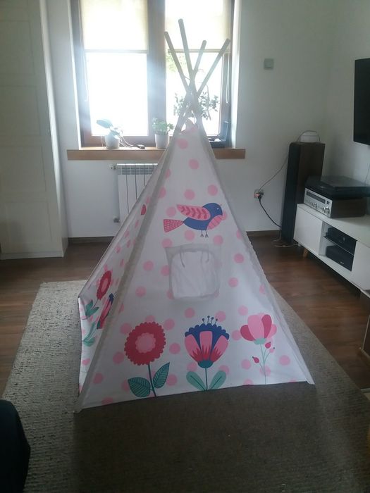 Namiot tipi z okienkiem