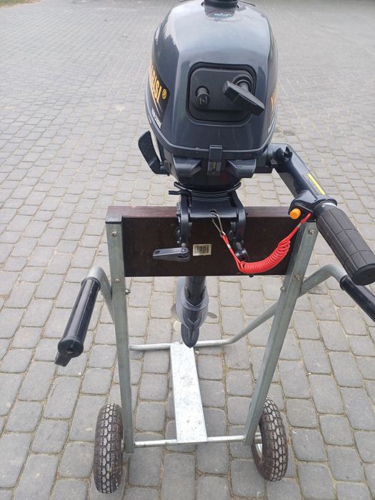 Silnik spalinowy do łódki