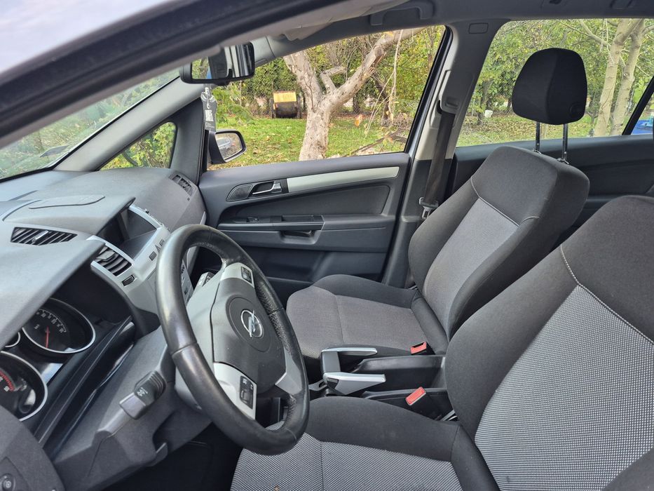 Samochód  Opel Zafira
