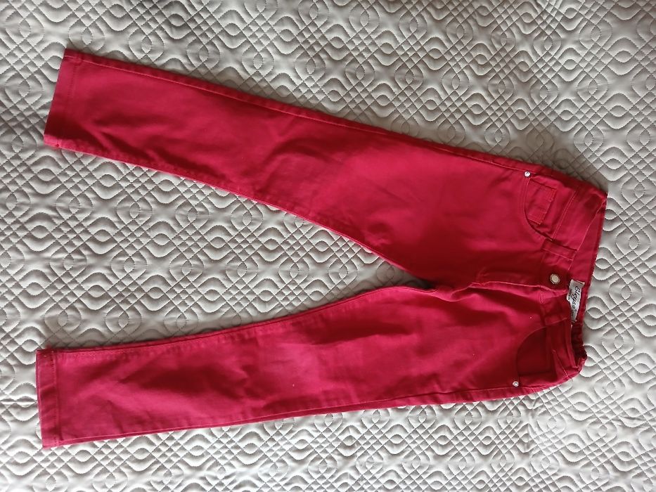 Різний одяг для дівчат кофти, спіднички, джинсики б/у. Стан гарний!!