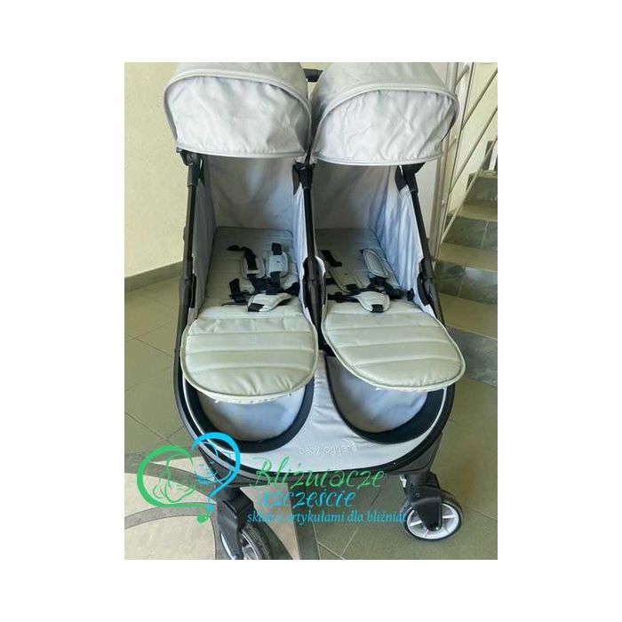 Mały wózek dla bliźniaków KOMIS
