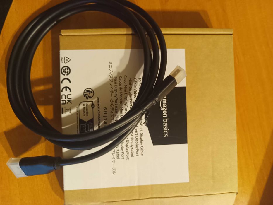 Sprzedaję niepotrzebne przedmioty w stanie nowym.