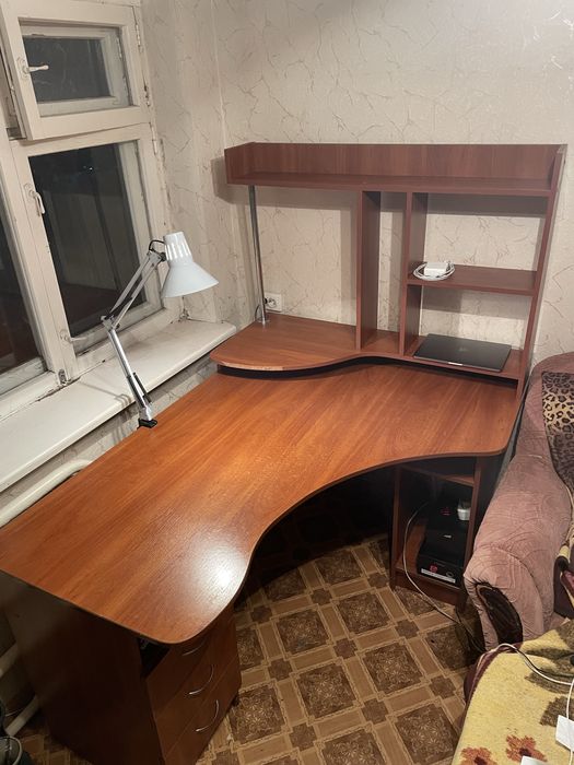 Компʼютерний стіл