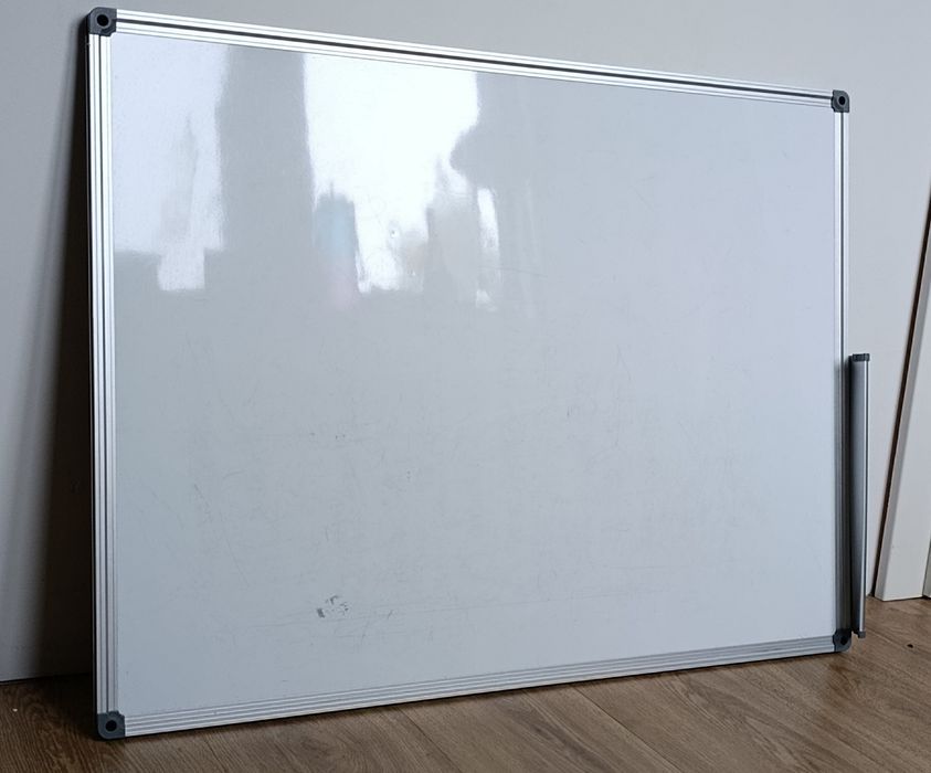 Biała tablica magnetyczna