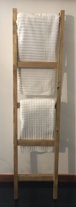 Suporte / Floreira / Toalheiro em madeira NOVA