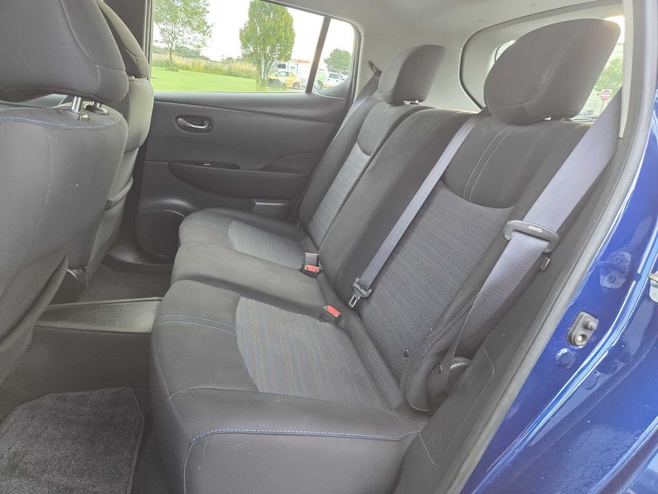Nissan LEAF SV      2019