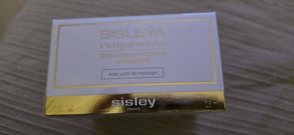 Sisley Sisleÿa L’Intégral Anti-Âge Creme Contorno de Olhos e Lábios