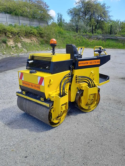 Wynajem/Walec z wibracją/Zagęszczanie podłoża/