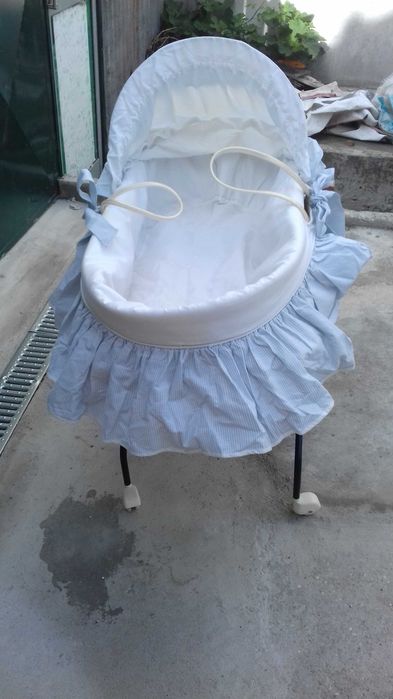 Berços para bebés menina e menino