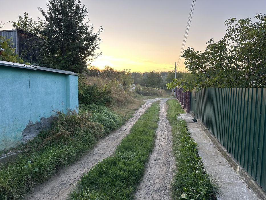 Продам дачну ділянку. Лезнево