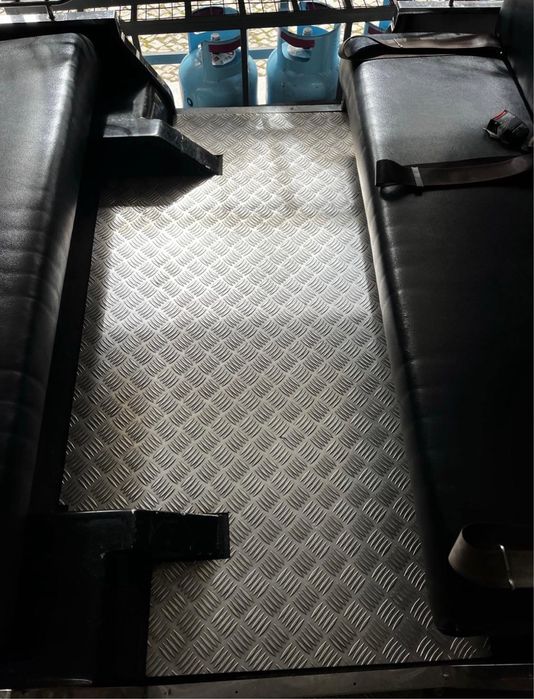 Tapete de aluminio para tuk tuk