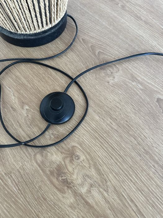 Candeeiro de pé com pedal