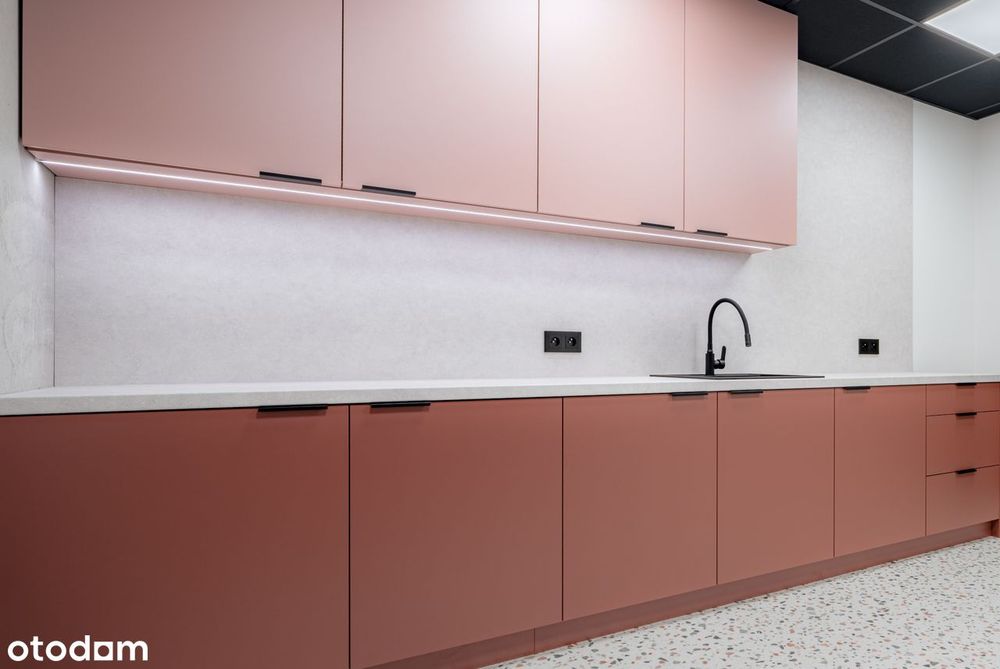 Nowoczesne biuro 296 m² - gotowe do pracy