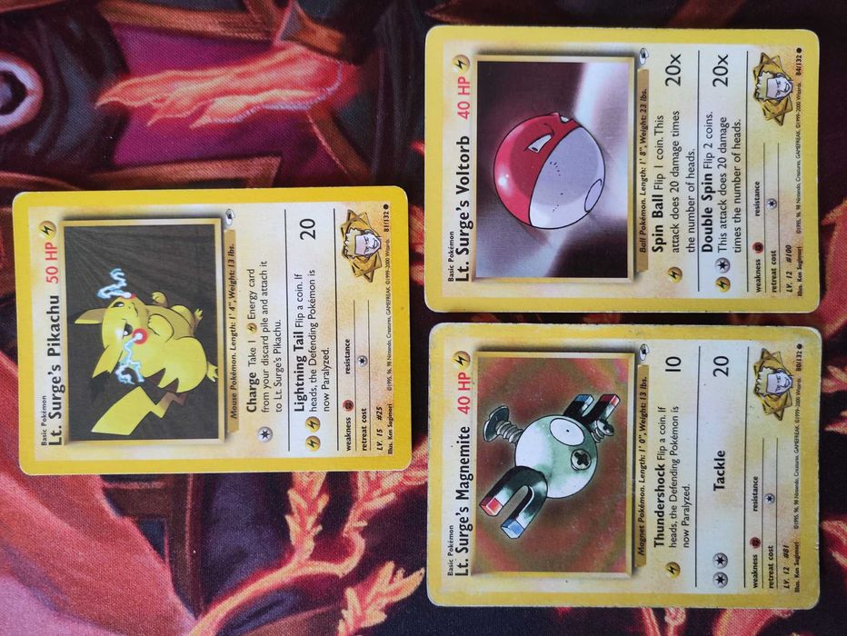LT. Surge's Pikachu mais 6 cartas da edição Gim Heroes