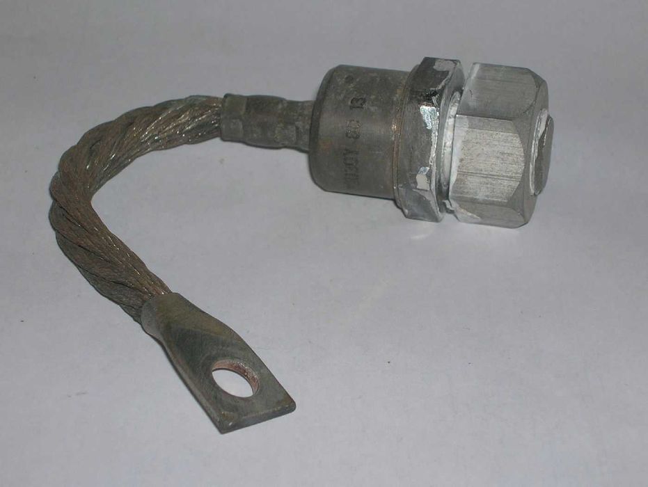 Diodo rectificador 70U30 - 250A / 300V