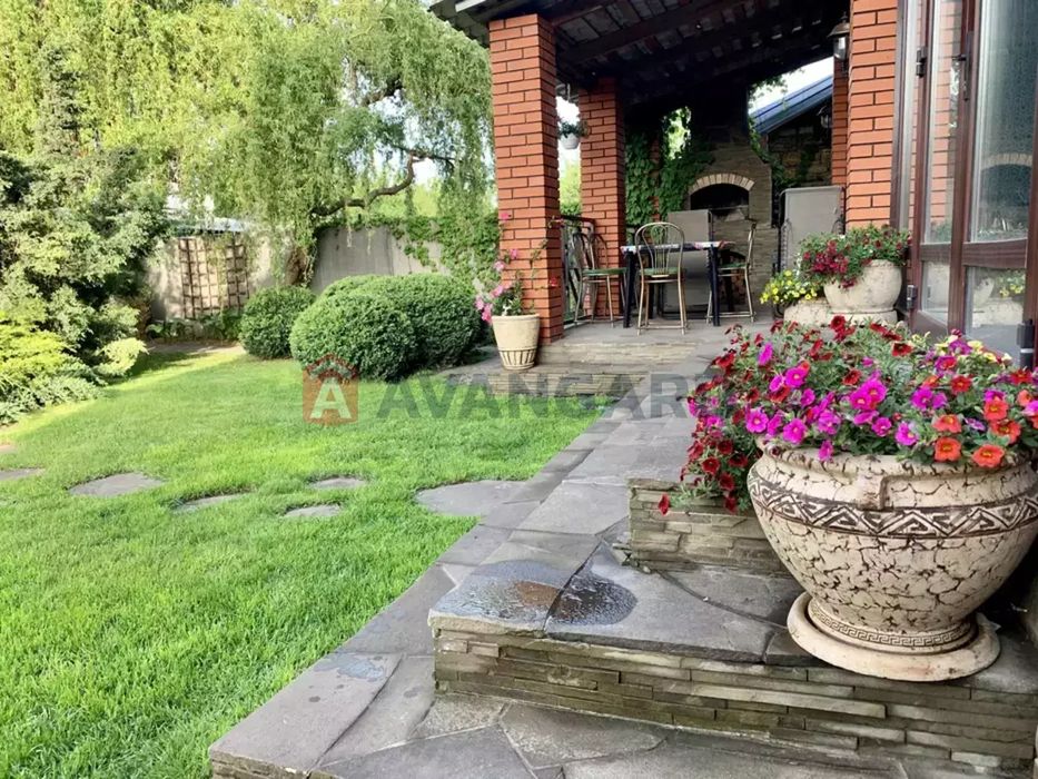 Продам сучасний будинок на Клочко (лівий берег)/Караван