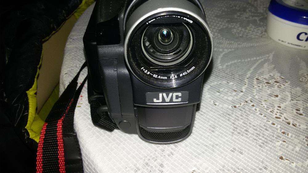 Cassette video camera64551850415617124