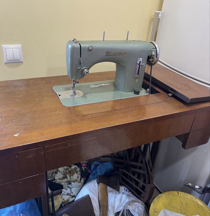 «Мінерва» Швейна машинка (ножна)