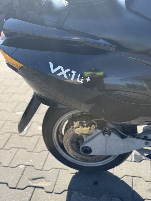Електроскутер Vectrix VX-1 на повному ході 15квт до 280км