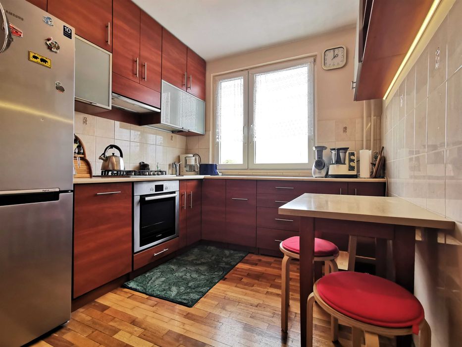 Duże mieszkanie 2 pokoje z wnęką i oddzielną kuchnią z widokiem na las