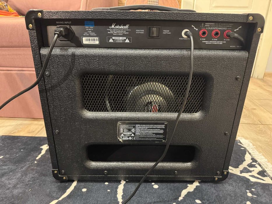 Продам ламповий комбопідсилювач Marshall DSL15C
