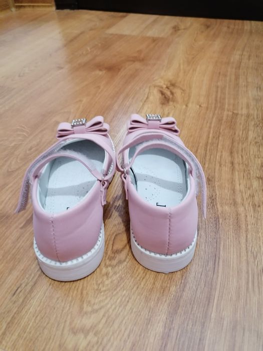 Продам туфельки для дівчинки