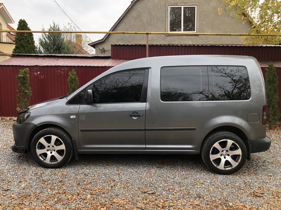 Volkswagen Caddy 2011 г 1.2TSI  заводской пассажир..