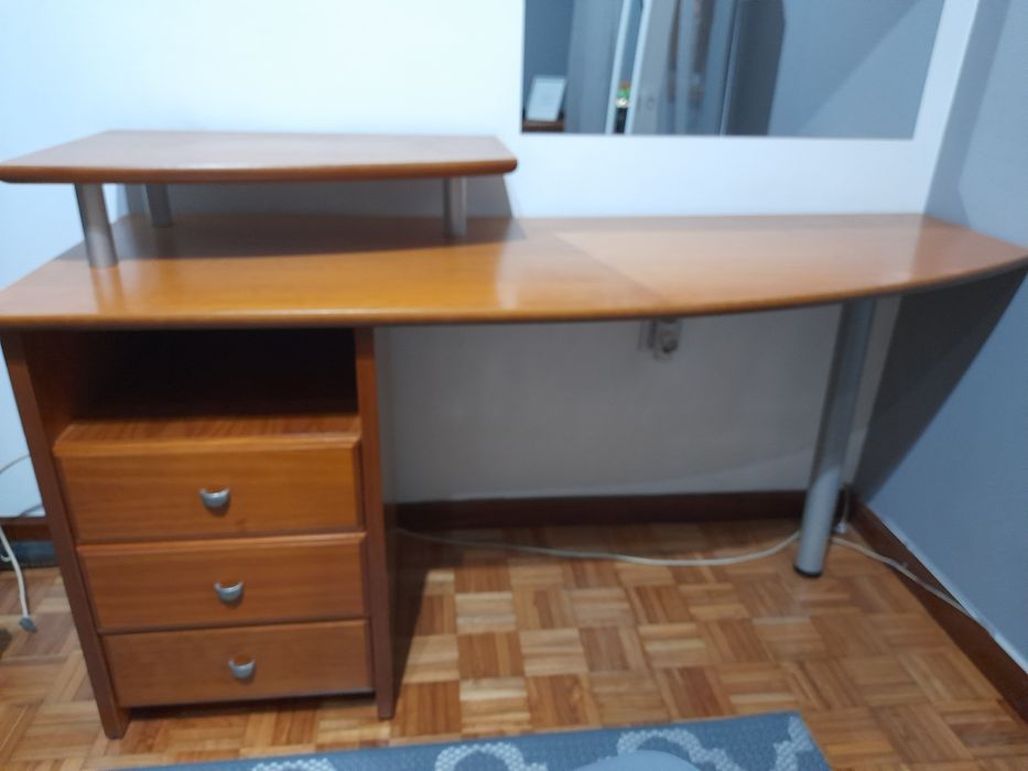 Secretária minimalista