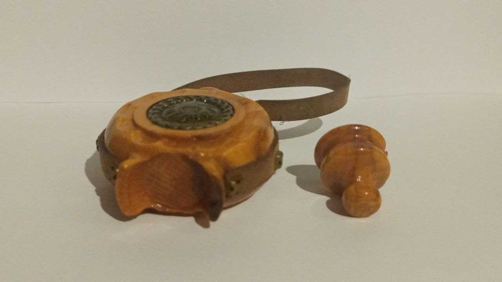 Традиционный болгарский футляр с кожаной ручкой