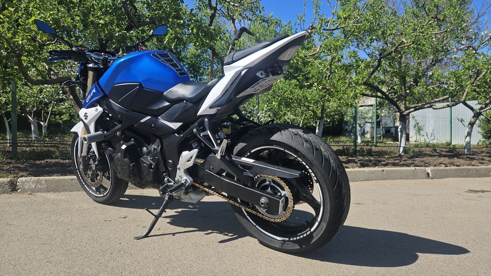 Продам Suzuki GSR-750S