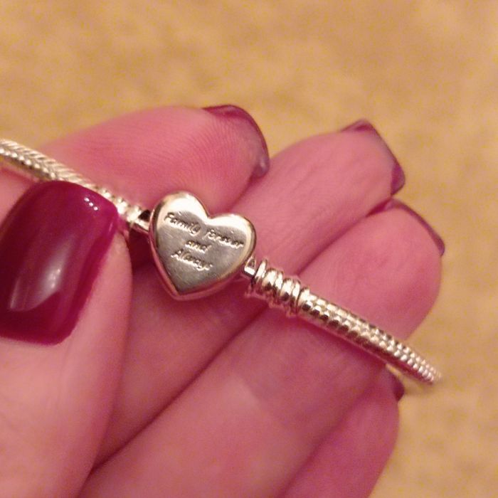 Продам браслеты.