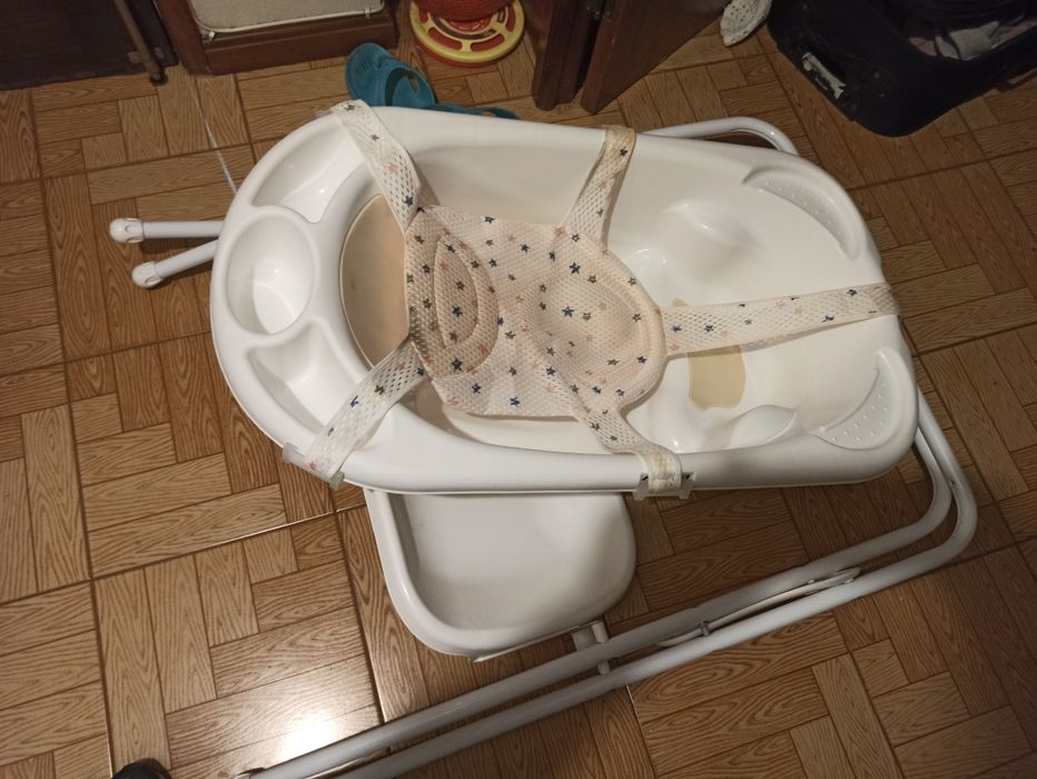 Banheira de bebe com suporte