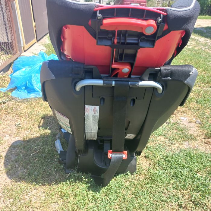 Крісло дитяче автомобільне