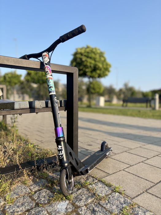 Hulajnoga wyczynowa Longway Summit Trick Scooter (Black/Neochrome)