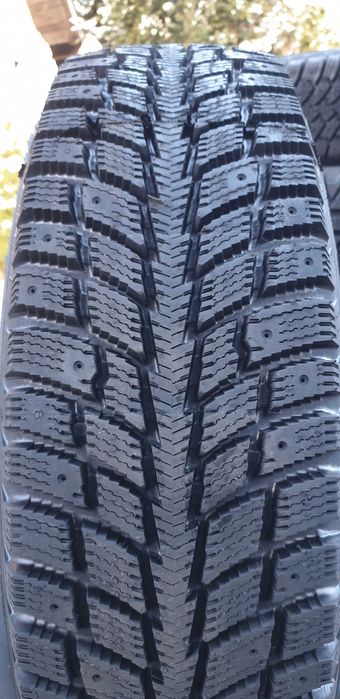 235/75R15 NHK Colway c Trax nk2