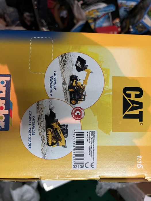 Escavadora giratória marca CAT como nova