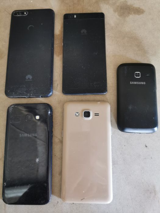 Vários Telemóveis para peças