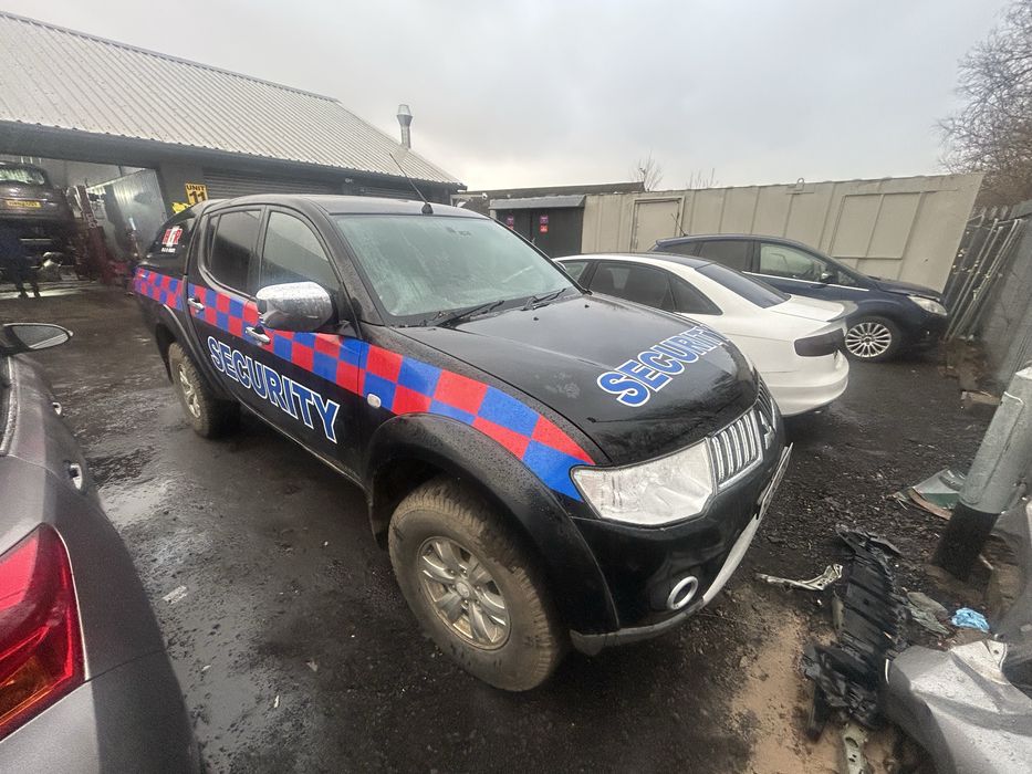 L 200 navara hilux ranger для зсу пікап