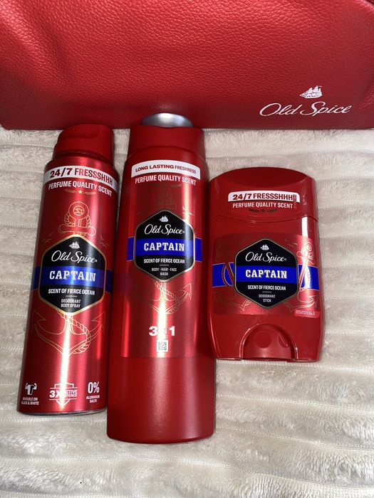 Zestaw upominkowy Old Spice Captain dla mężczyzn z kosmetyczką