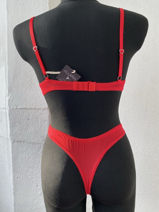 Комплект нижньої білизни.Матеріал сіточка розмір бюстгалтера 75А(s) т