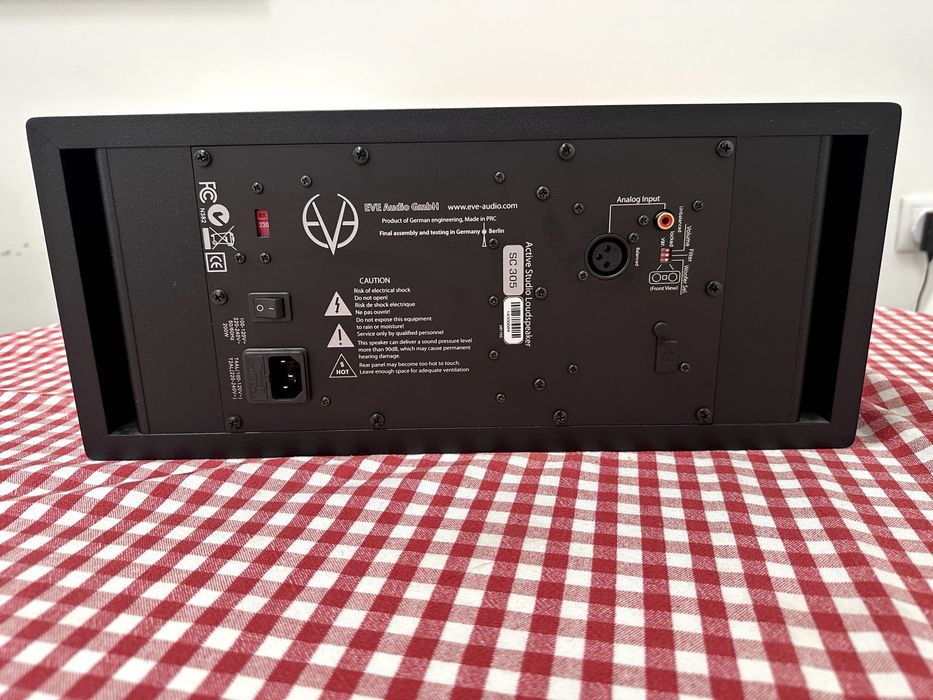 EVE Audio SC305 Monitores (PAR)