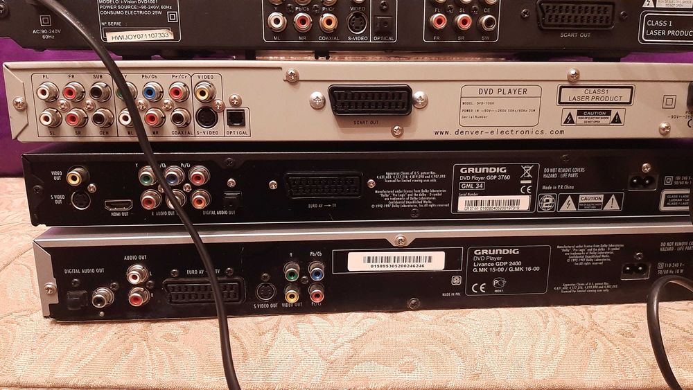 leitores de DVDs e CDs vários