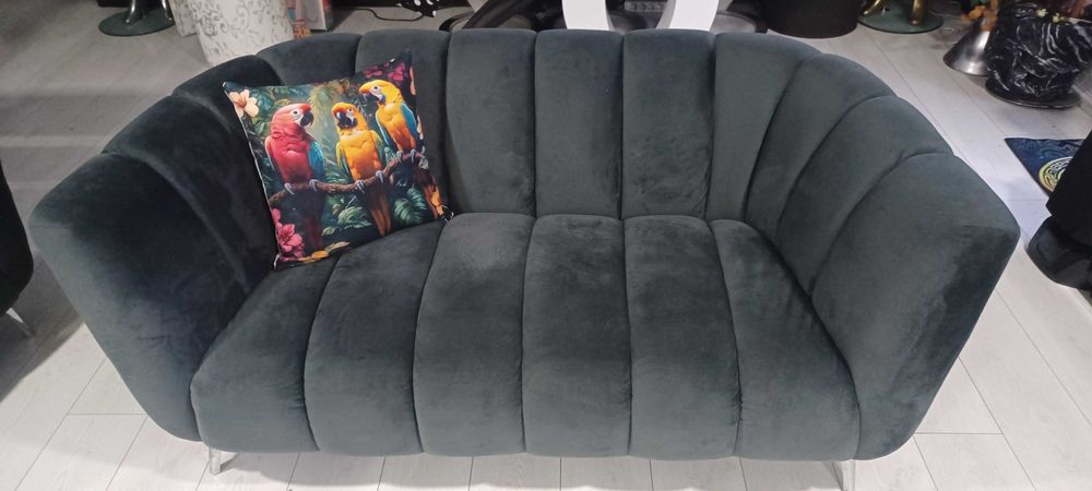 Sofa e Poltrona moderno em bom estado